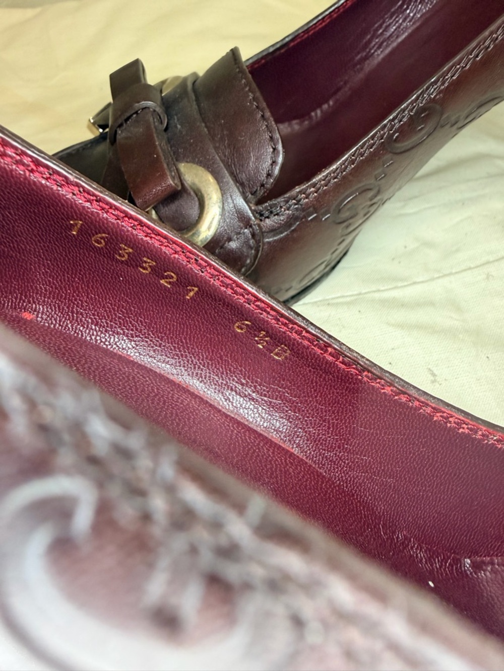 Gucci Women's Dark Brown Pointed-Toe Leather Flats with Gold Hardware - Picture 2 of 5